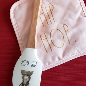 Rae dunn Hot pad set